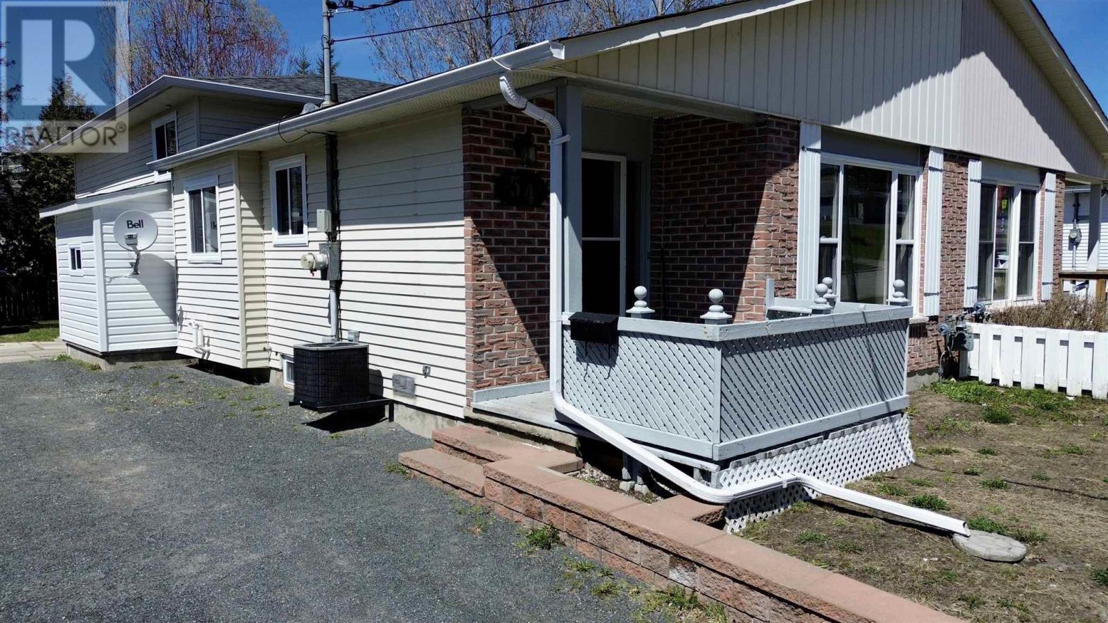 54a Washington Cres, Elliot Lake, Ontario  P5A 2L7 - Photo 3 - SM261060