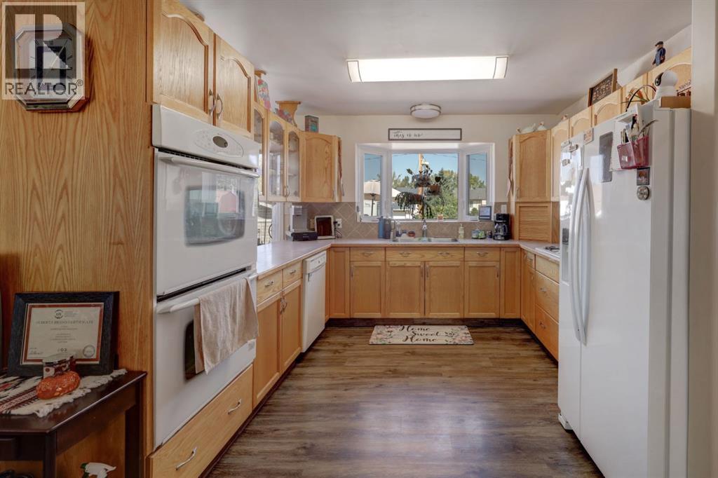 426 9 Street, Beiseker, Alberta  T0M 0G0 - Photo 9 - A2278164