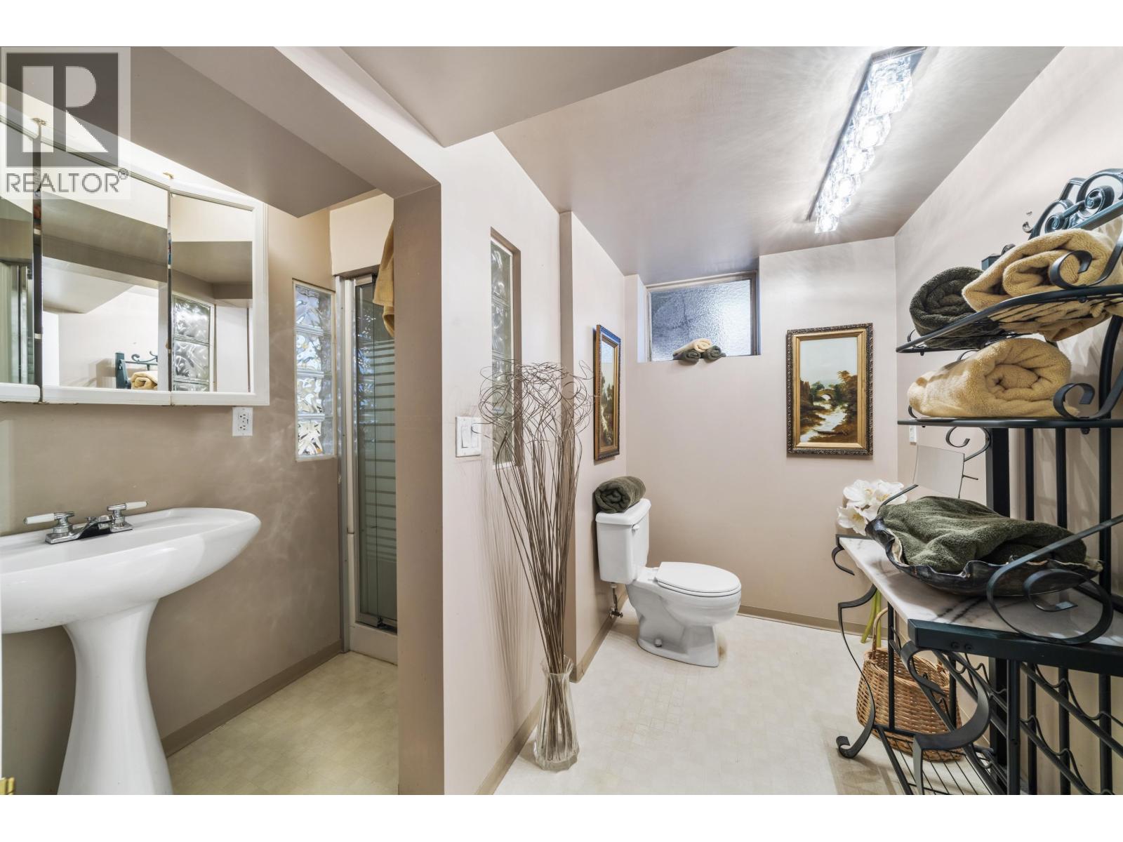 605 Victor Street, Coquitlam, British Columbia  V3J 3V4 - Photo 19 - R3124473