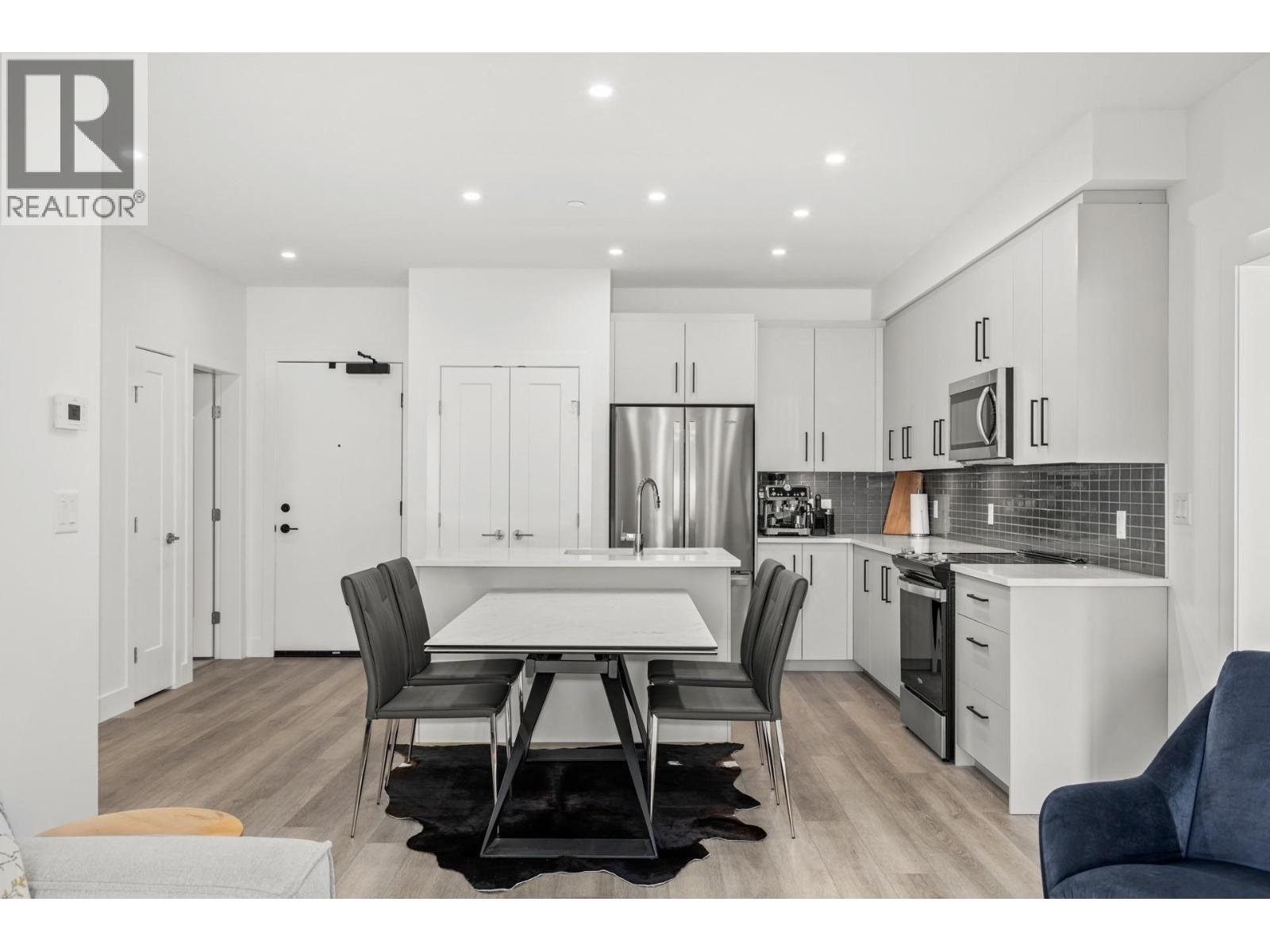 3434 Mckinley Beach Drive Unit# 302, Kelowna, British Columbia  V1V 2R1 - Photo 5 - 10383835