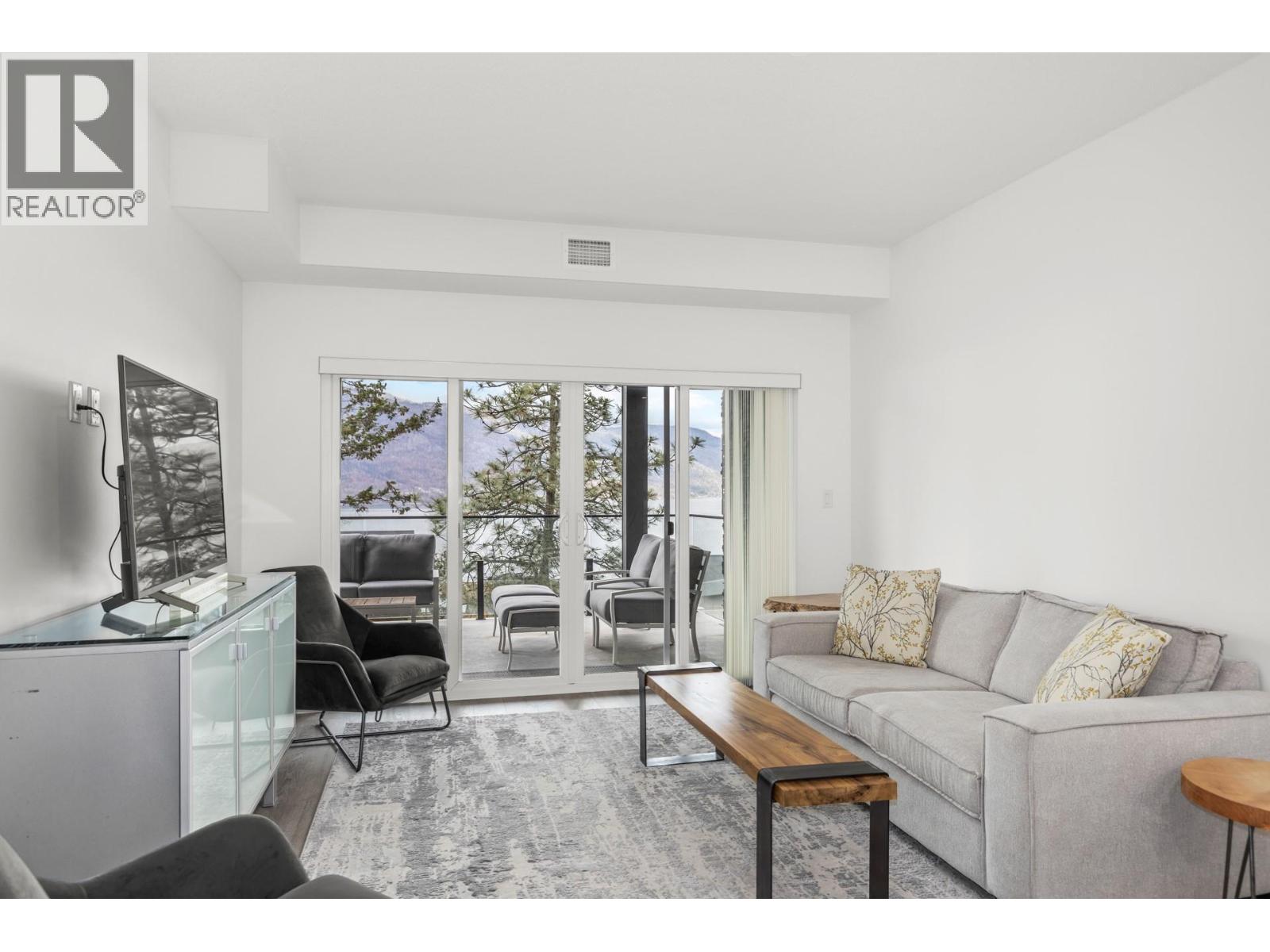 3434 Mckinley Beach Drive Unit# 302, Kelowna, British Columbia  V1V 2R1 - Photo 7 - 10383835