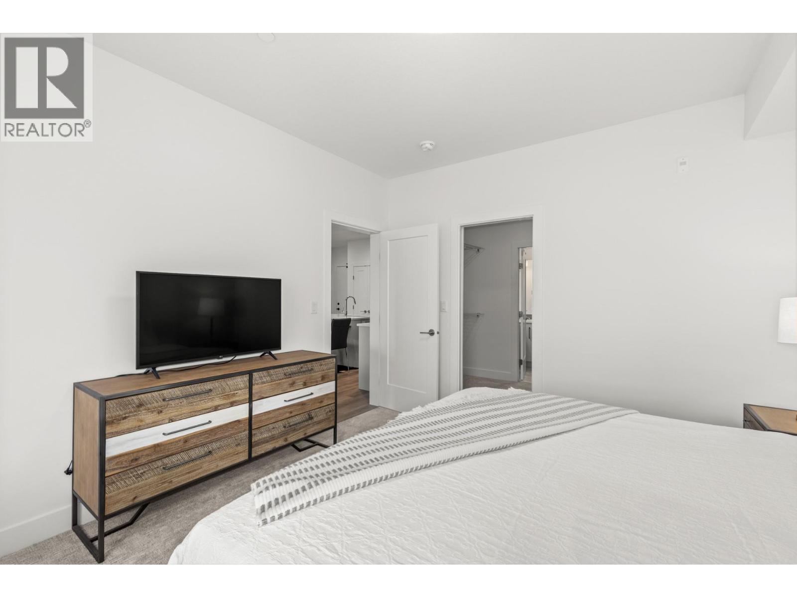3434 Mckinley Beach Drive Unit# 302, Kelowna, British Columbia  V1V 2R1 - Photo 13 - 10383835