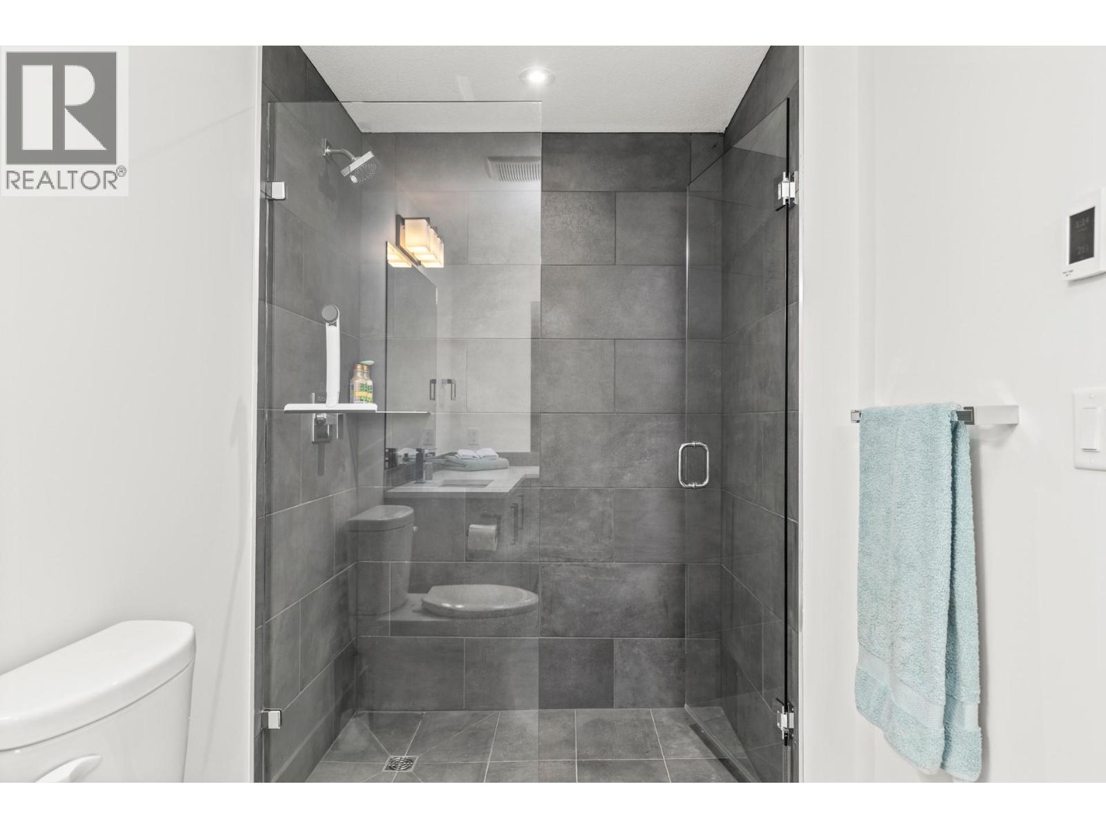 3434 Mckinley Beach Drive Unit# 302, Kelowna, British Columbia  V1V 2R1 - Photo 16 - 10383835