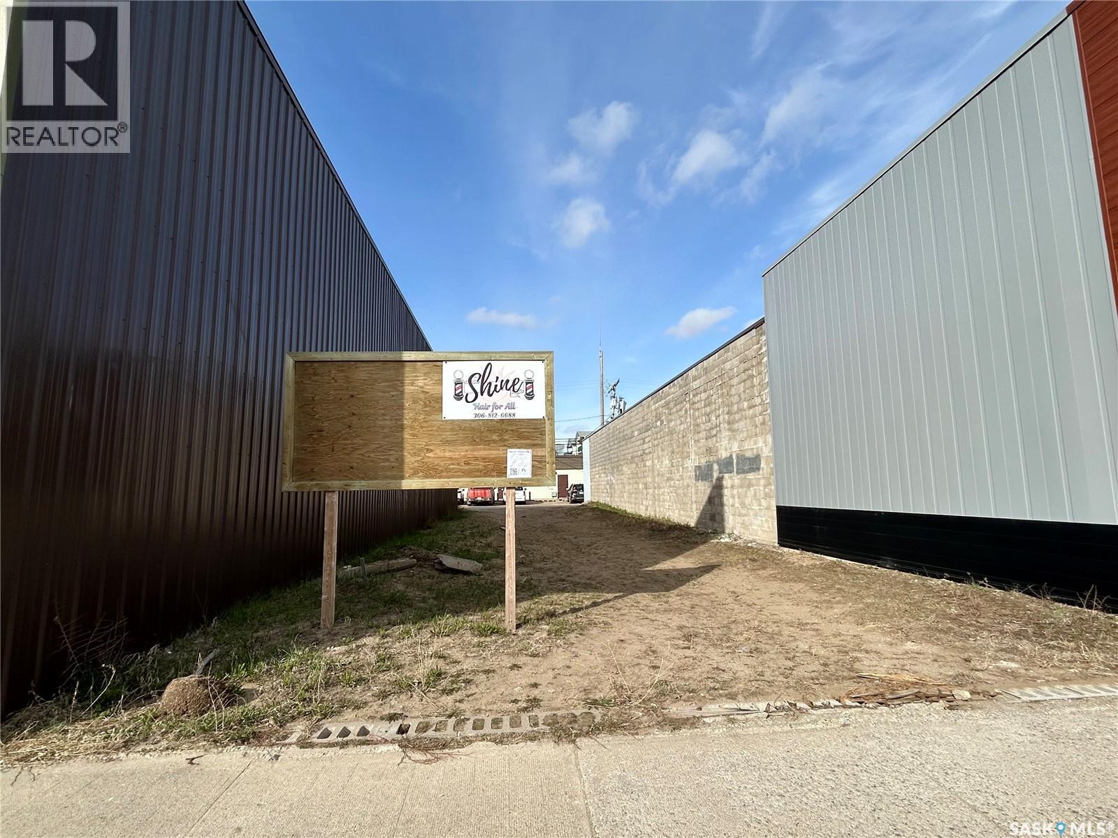 215 Centre Street, Nipawin, Saskatchewan  S0E 1E0 - Photo 1 - SK036272