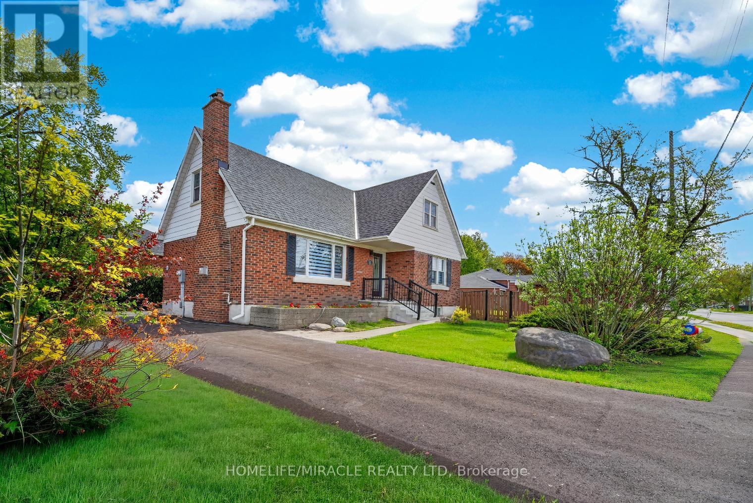 21 Gregory Street, Brampton, Ontario  L6Y 1G2 - Photo 6 - W13081596