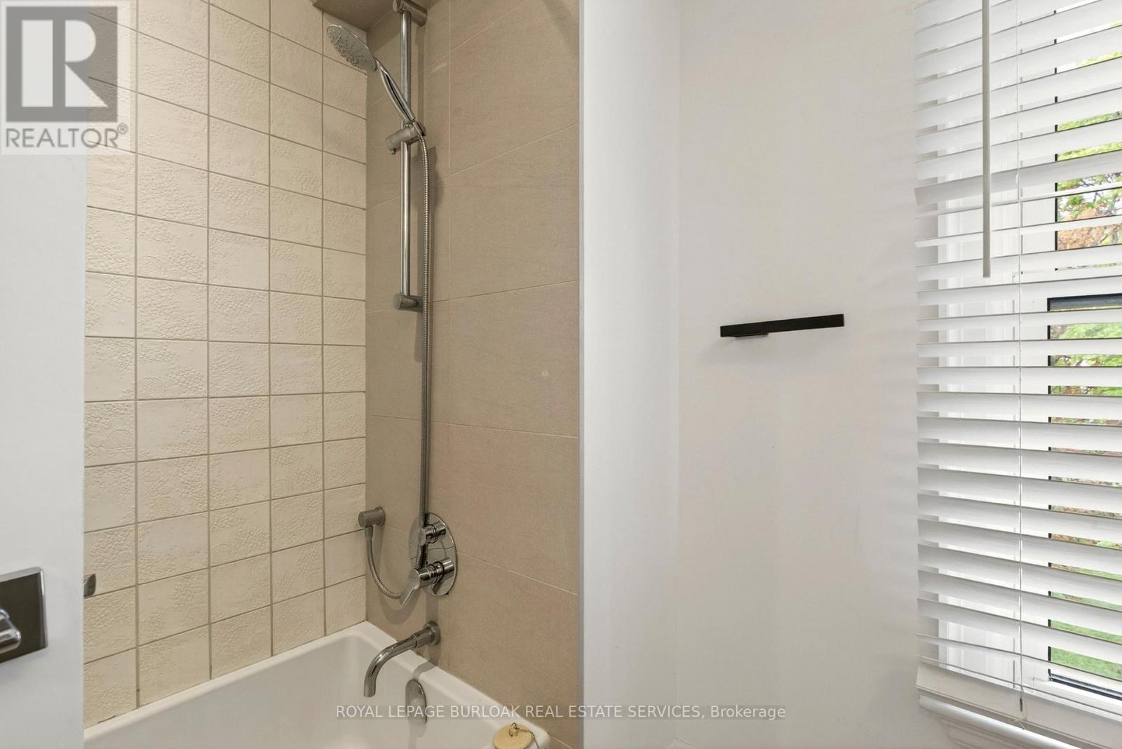 201 - 760 Lakeshore Road E, Mississauga, Ontario  L5E 1C7 - Photo 25 - W13124480