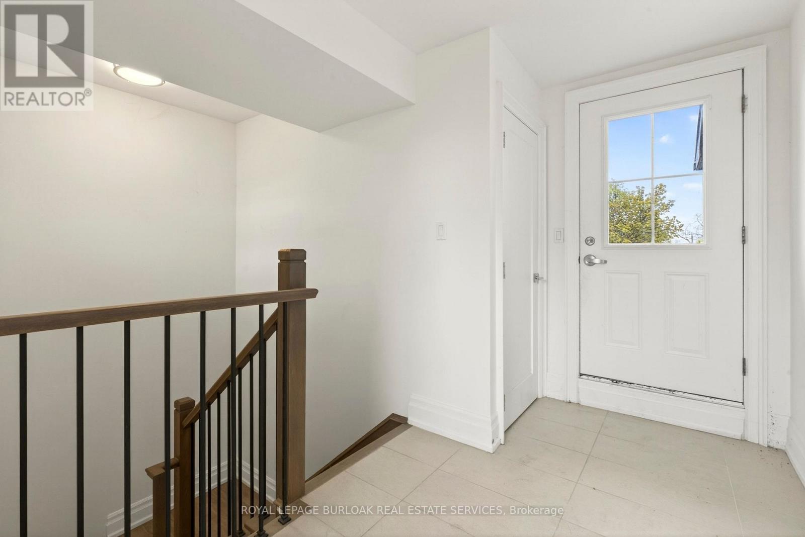 201 - 760 Lakeshore Road E, Mississauga, Ontario  L5E 1C7 - Photo 28 - W13124480
