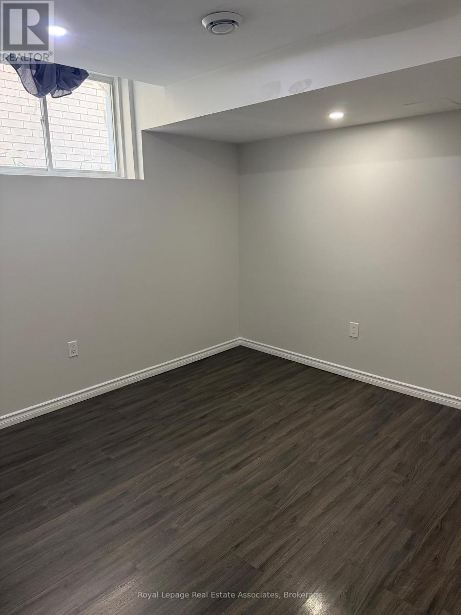 Basement - 135 Monarch Street, Welland, Ontario  L3B 5N8 - Photo 10 - X12955984