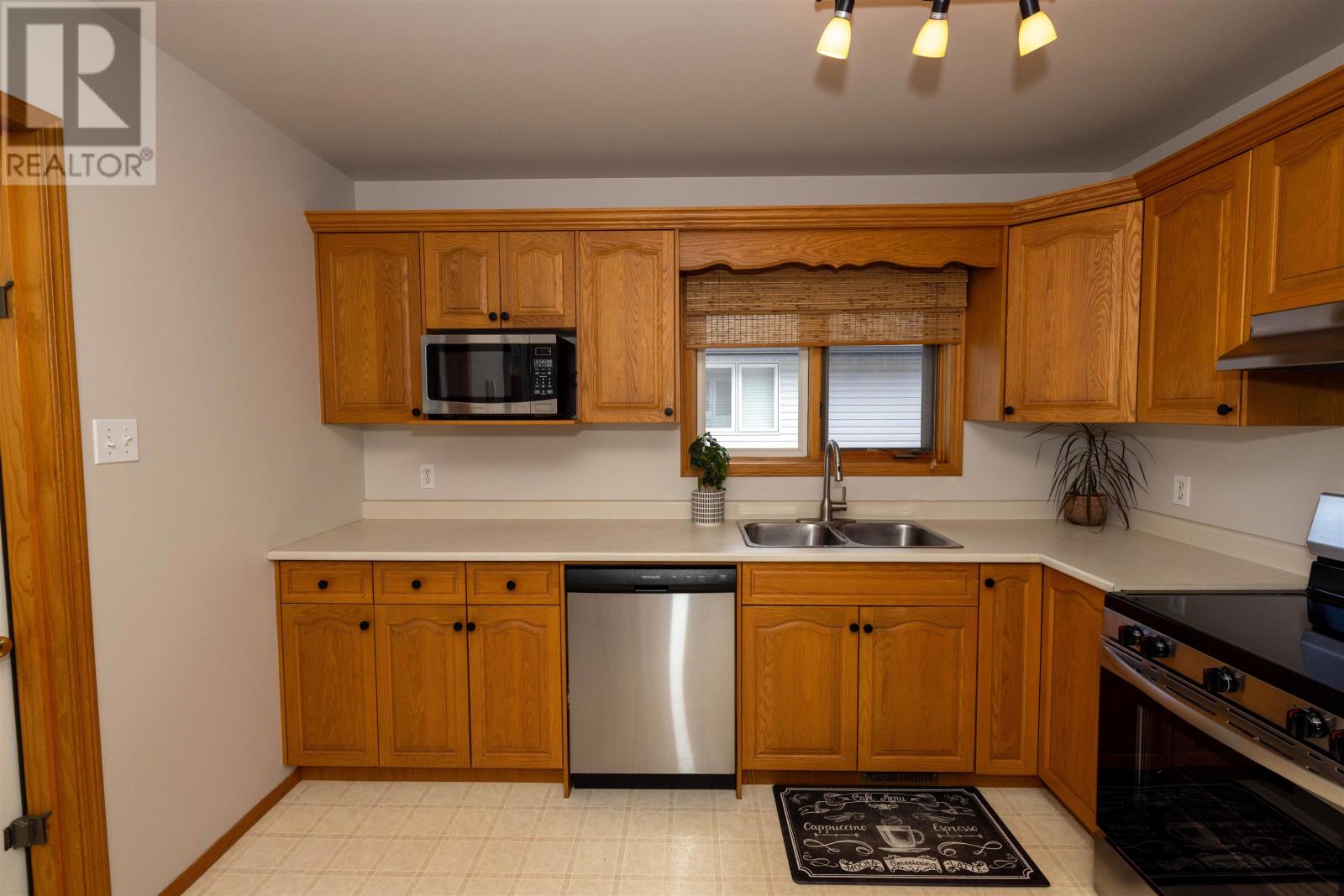 293 Caribou Cres, Thunder Bay, Ontario  P7C 5Z6 - Photo 7 - TB2601089