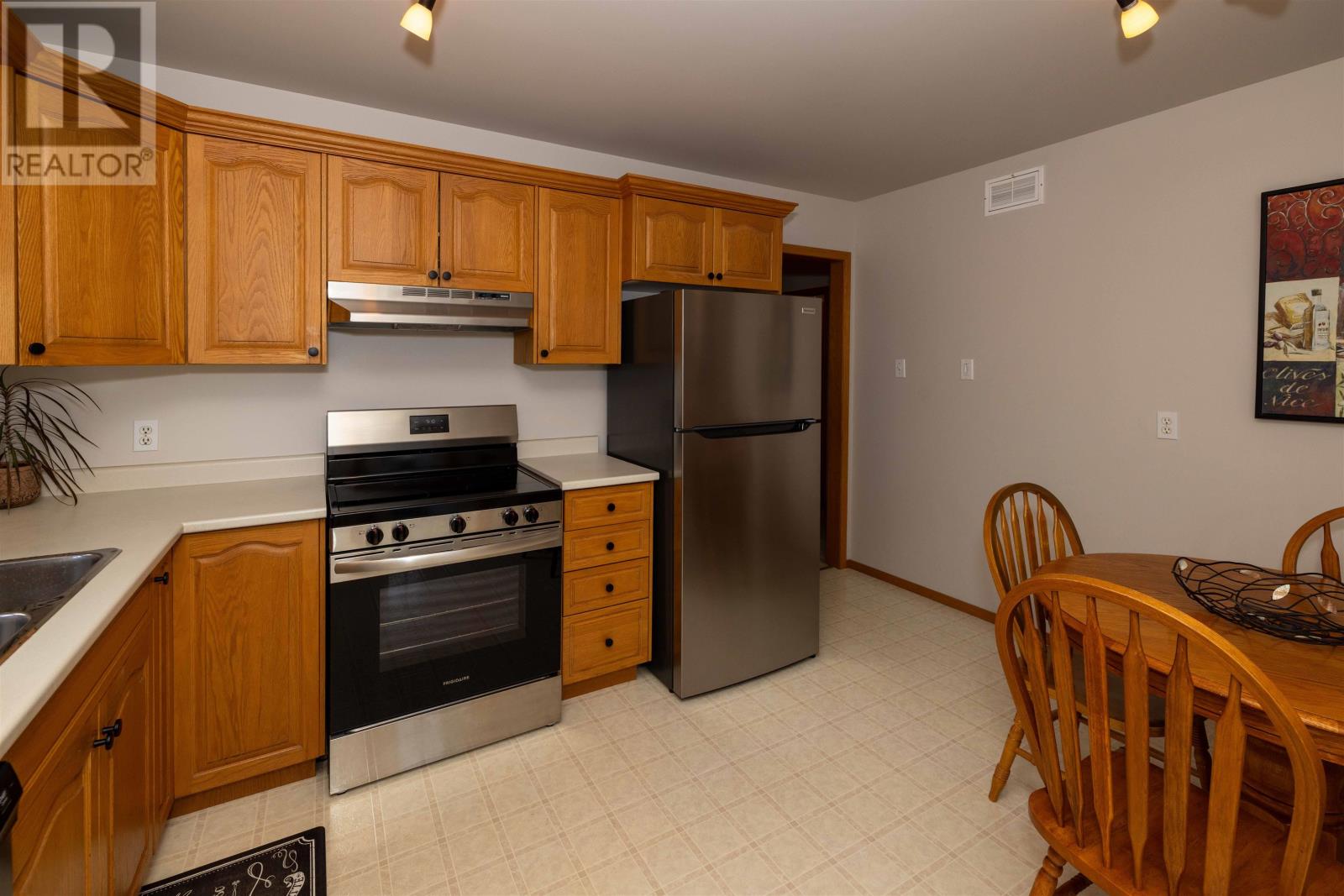 293 Caribou Cres, Thunder Bay, Ontario  P7C 5Z6 - Photo 8 - TB2601089