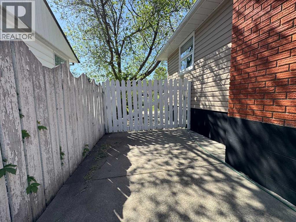 628 19th Street S, Lethbridge, Alberta  T1J 3G7 - Photo 44 - A2307174