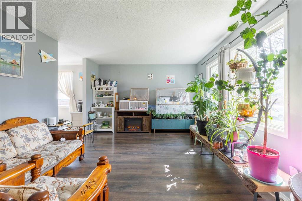 57 Honeysuckle Road N, Lethbridge, Alberta  T1H 4J7 - Photo 6 - A2310146