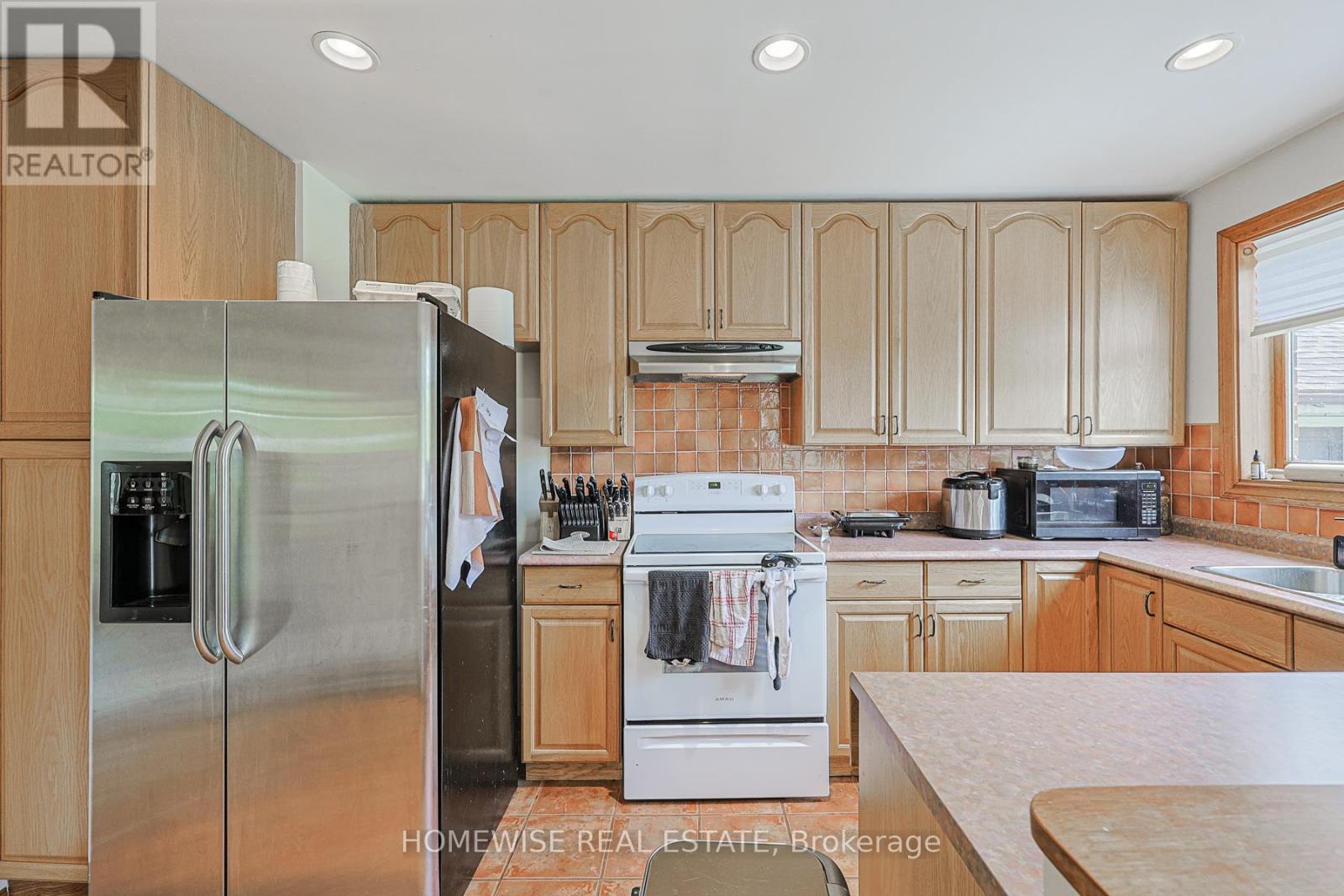 107 Ridge Road, Aurora, Ontario  L4G 0M3 - Photo 5 - N13144536