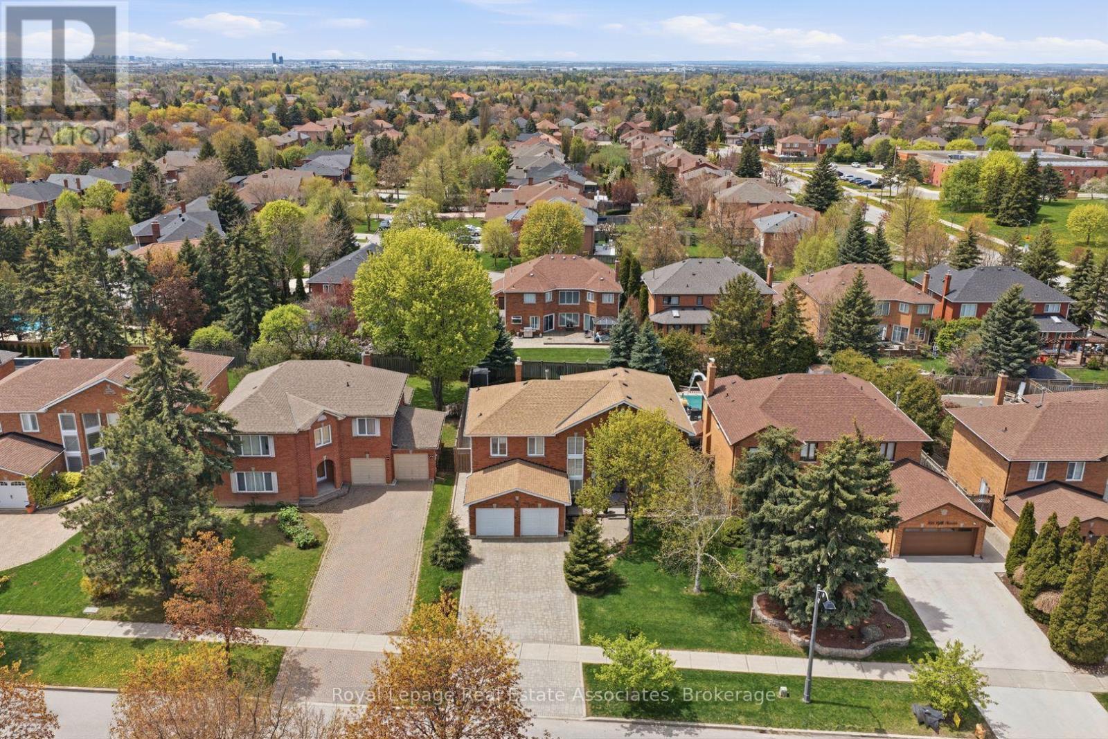 160 Fifth Avenue, Vaughan, Ontario L4L 6Z3 - Photo 3 - N13144554