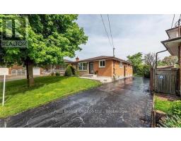 10 SANDLYN COURT, Hamilton, Ontario