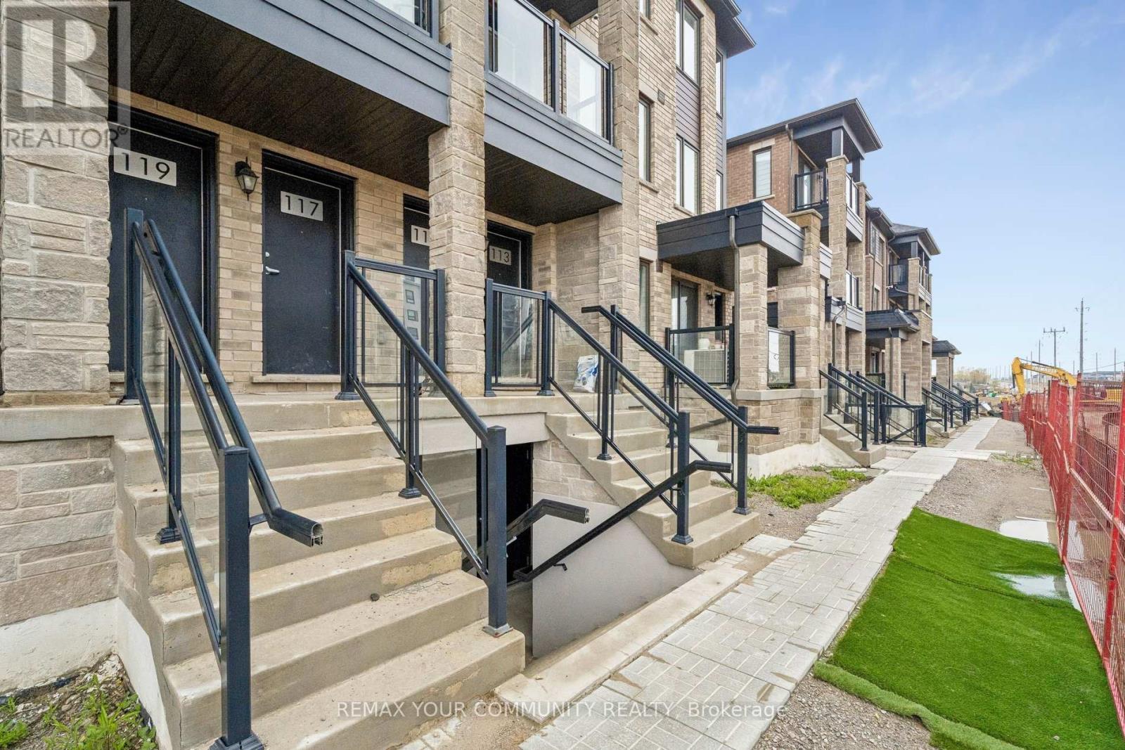 117 APPLETREE LANE, Barrie, Ontario