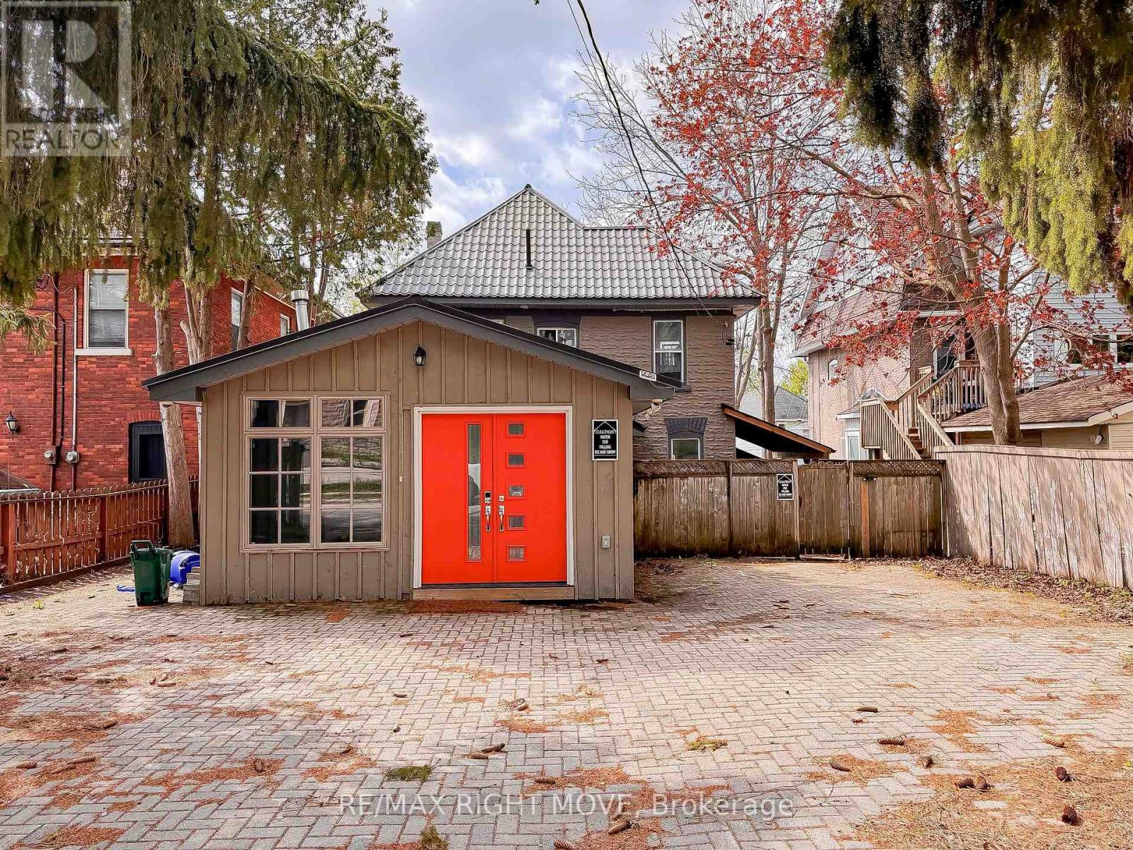 110 Mary Street, Orillia, Ontario  L3V 3E2 - Photo 2 - S13144464