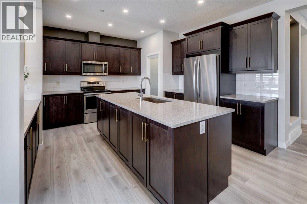 468 Livingston View NE, Calgary, Alberta  T3P 0Z7 - Photo 5 - A2310874