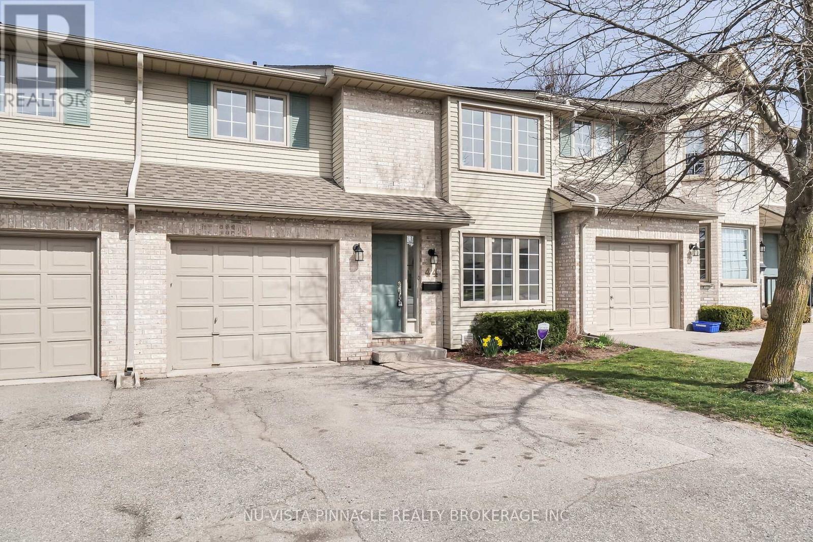 $2,700 Monthly44 - 410 Ambleside Drive, London North, Ontario