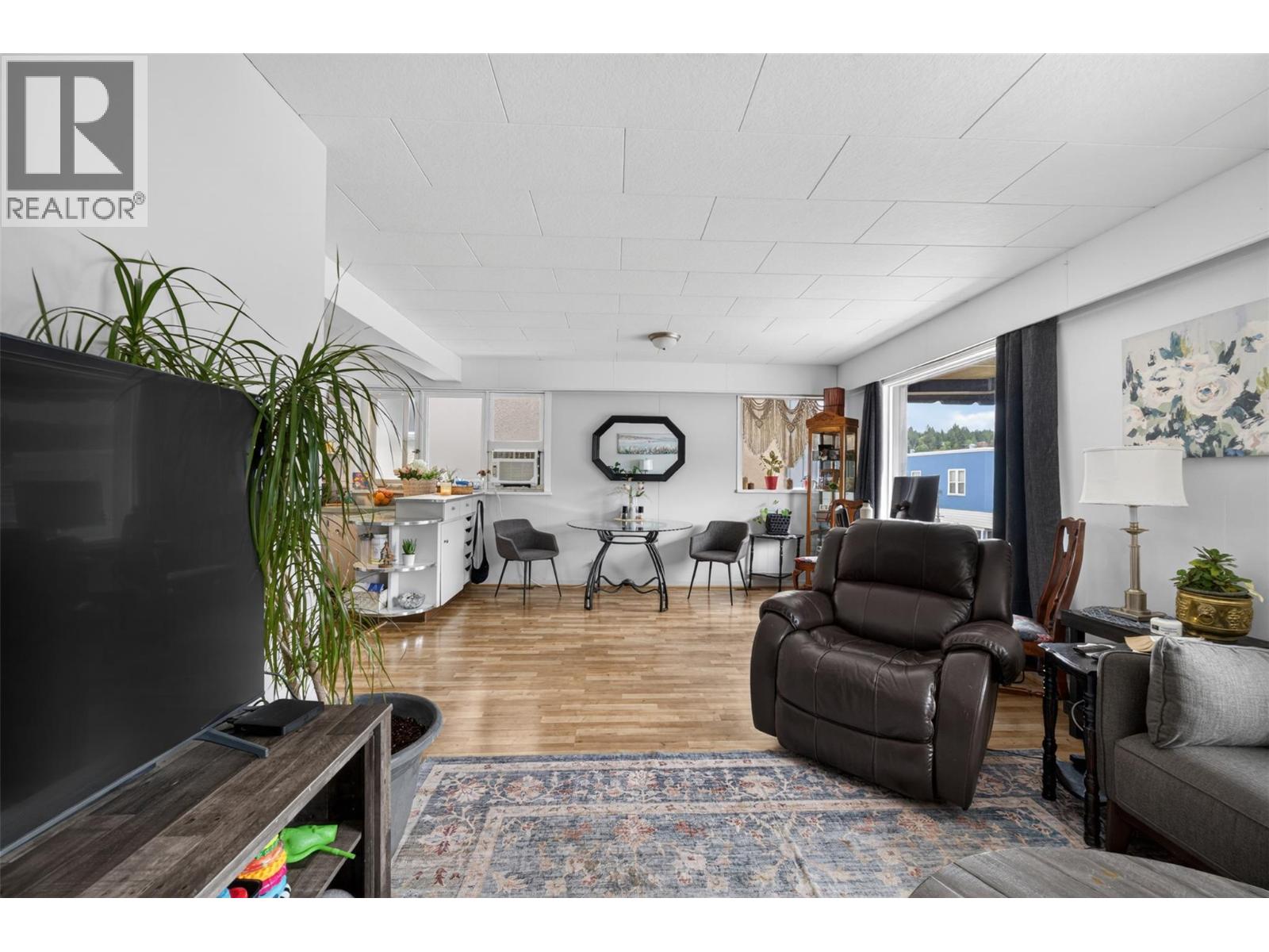 81 Hudson Avenue NE, Salmon Arm, British Columbia  V1E 4N3 - Photo 33 - 10386746