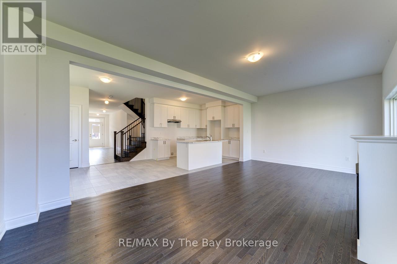 21 Lisa Street, Wasaga Beach, Ontario L9Z 1J9 - Photo 18 - S13144832