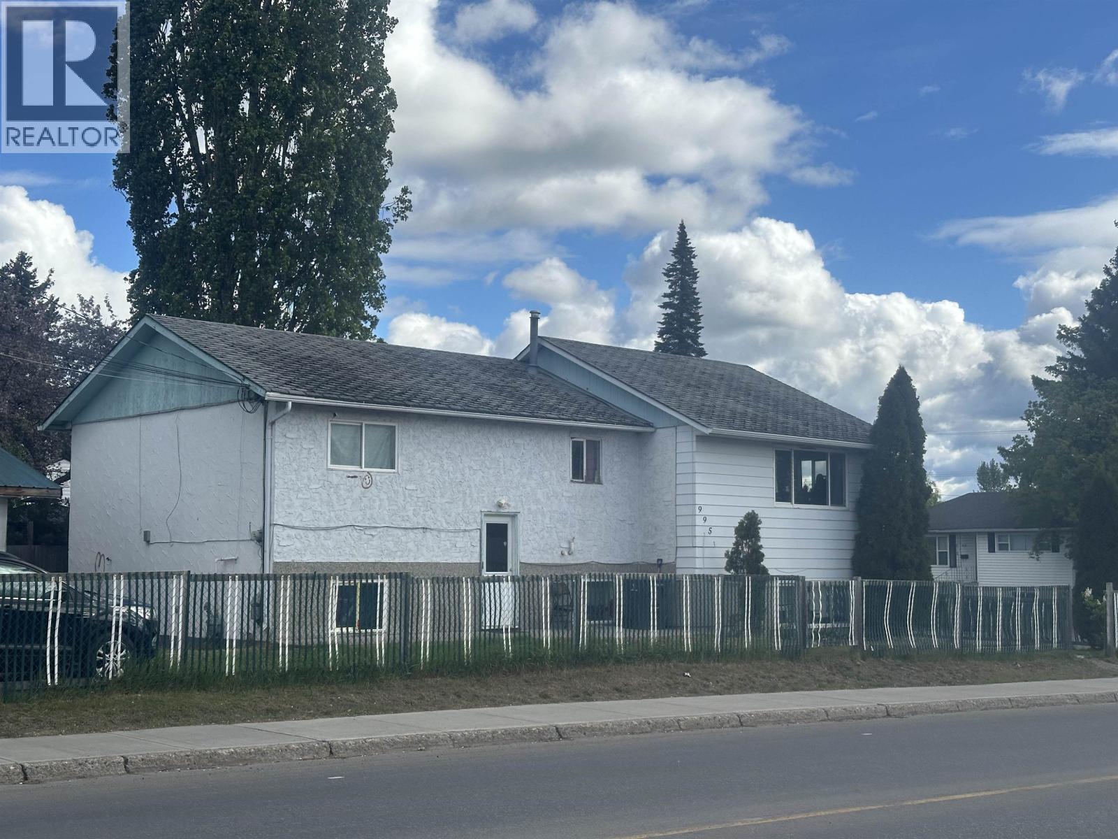 995 Carney Street, Prince George, British Columbia  V2M 2K8 - Photo 1 - R3124913