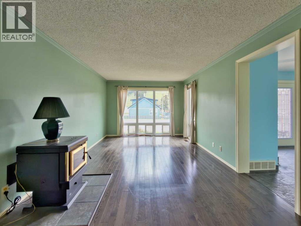 8126 20 Avenue, Coleman, Alberta  T0K 0M0 - Photo 5 - A2312182