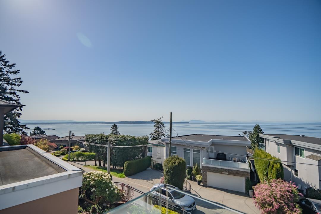 14433 SUNSET LANE, White Rock, British Columbia