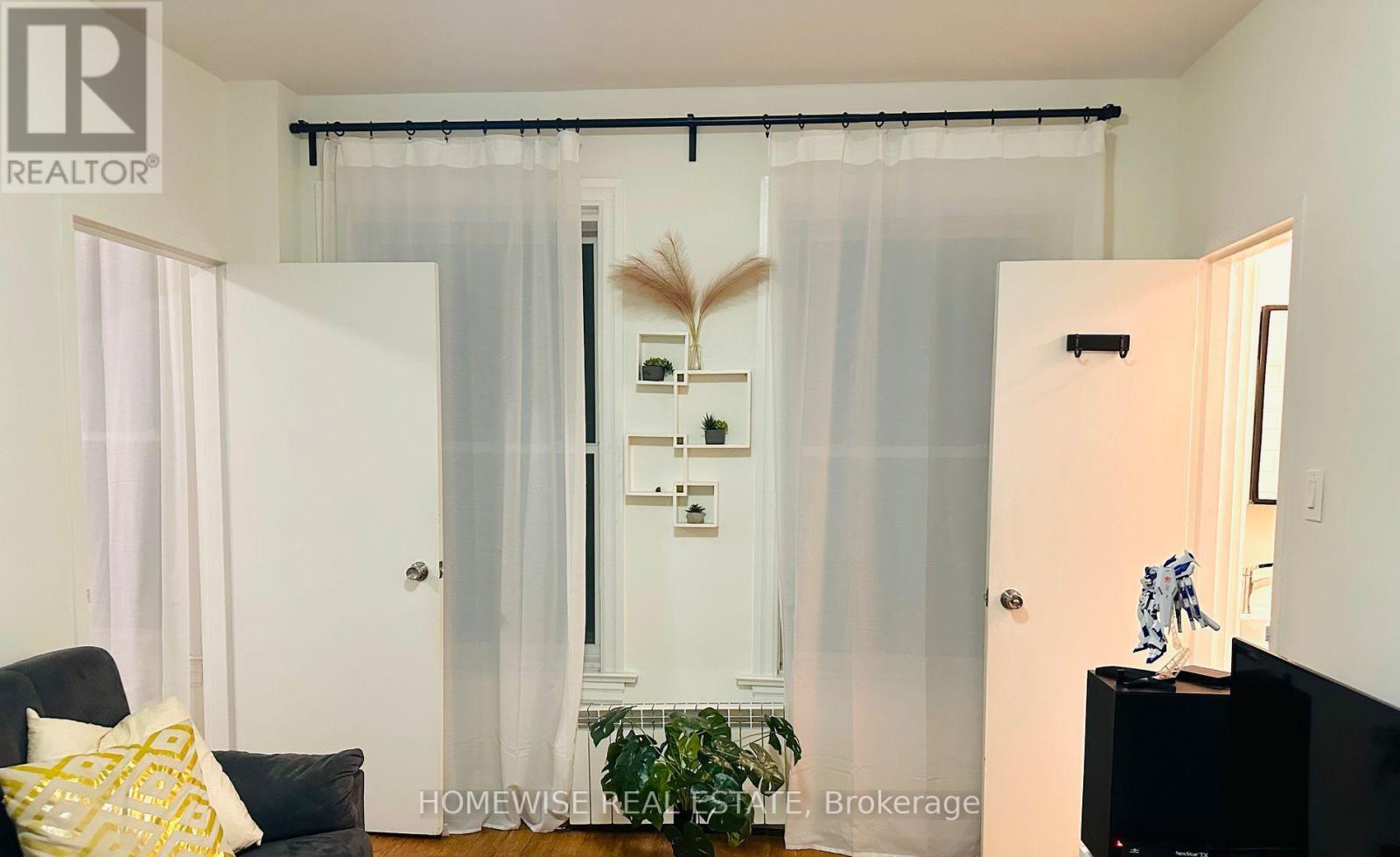 209 - 1 Triller Avenue, Toronto, Ontario  M6K 3B7 - Photo 8 - W13144438