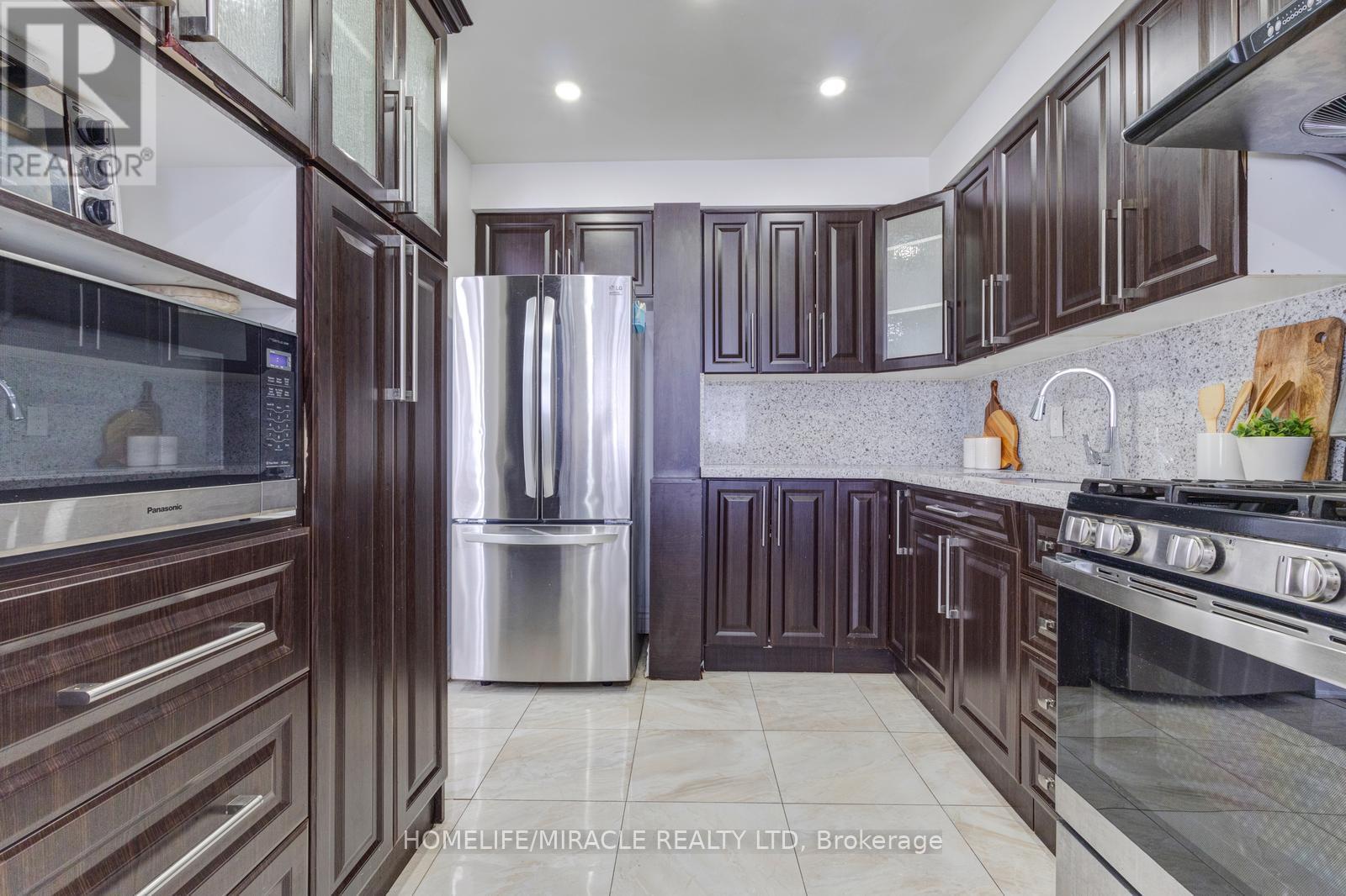 13 - 7450 Darcel Avenue, Mississauga, Ontario  L4T 2X7 - Photo 16 - W13144490