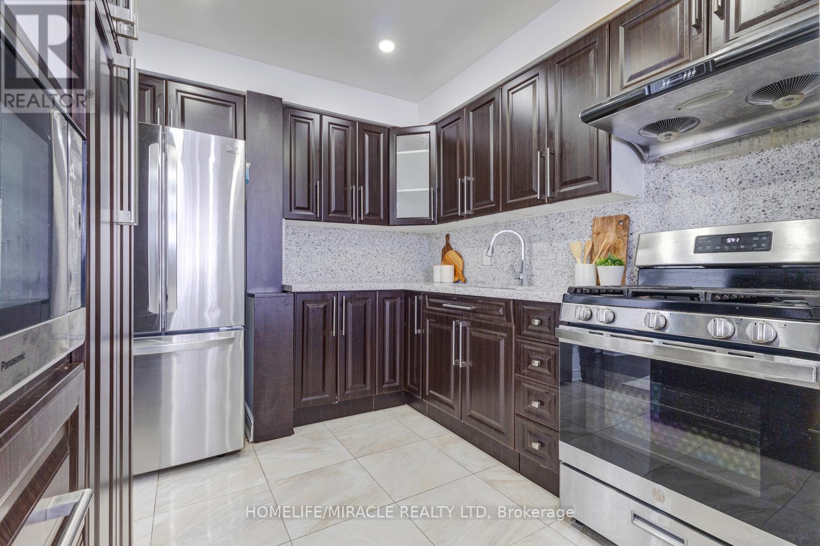 13 - 7450 Darcel Avenue, Mississauga, Ontario  L4T 2X7 - Photo 17 - W13144490