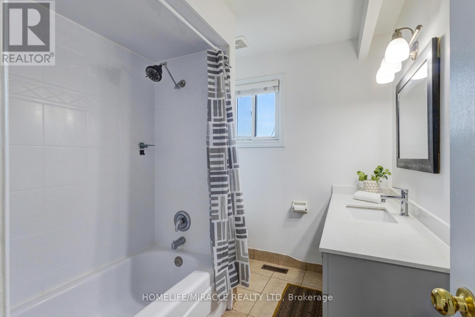 13 - 7450 Darcel Avenue, Mississauga, Ontario  L4T 2X7 - Photo 21 - W13144490