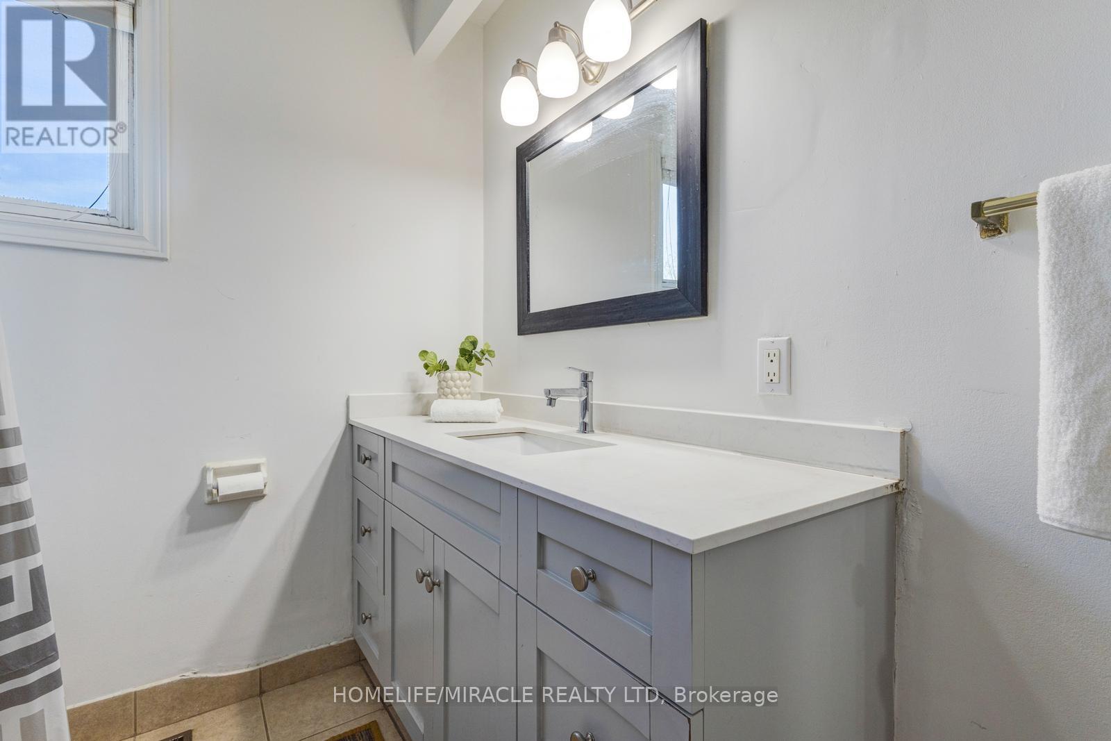 13 - 7450 Darcel Avenue, Mississauga, Ontario  L4T 2X7 - Photo 22 - W13144490