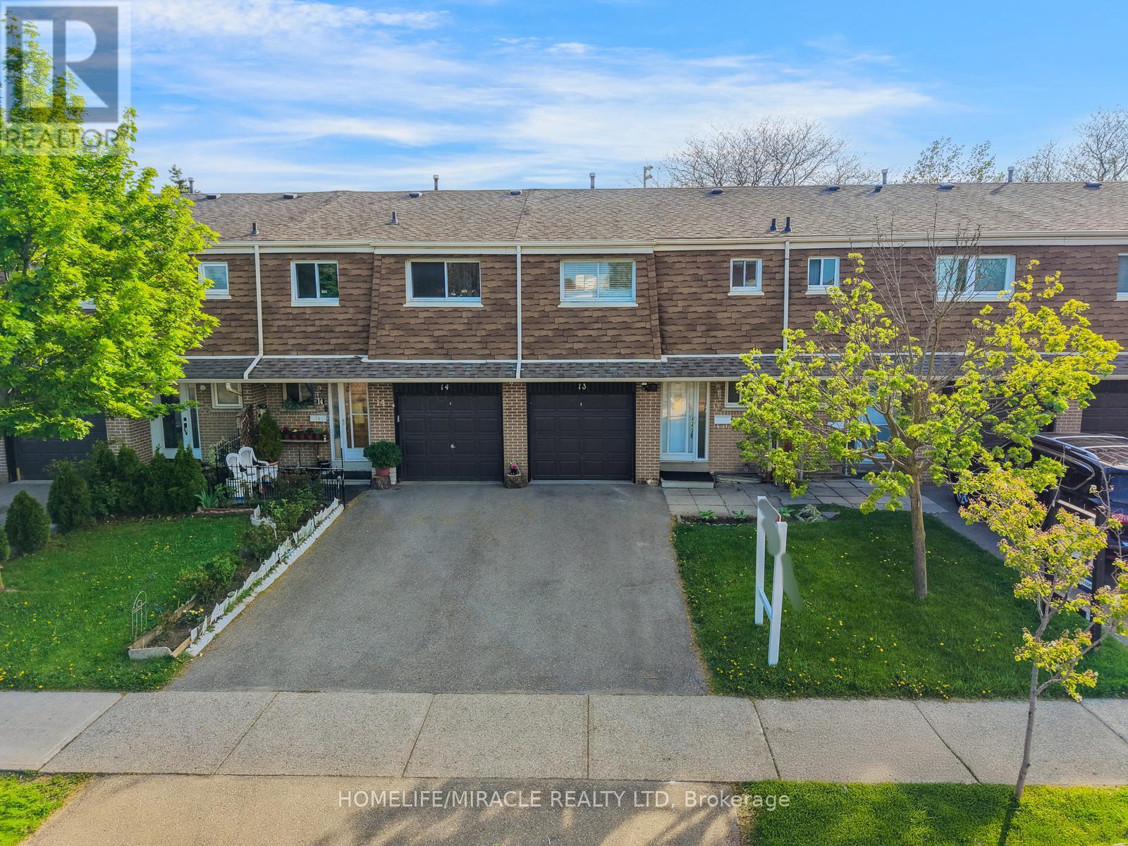 13 - 7450 Darcel Avenue, Mississauga, Ontario  L4T 2X7 - Photo 3 - W13144490