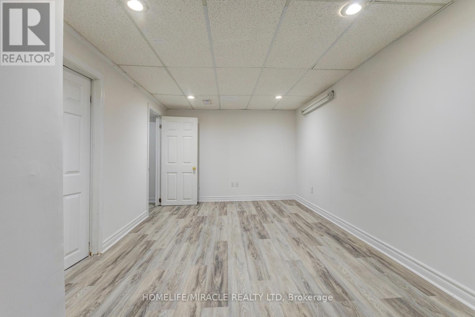 13 - 7450 Darcel Avenue, Mississauga, Ontario  L4T 2X7 - Photo 37 - W13144490