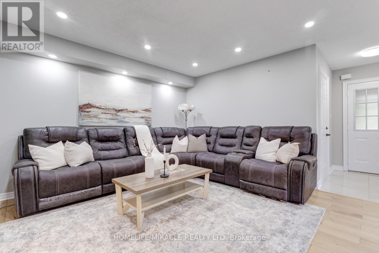 84 Alfonso Crescent, Brampton, Ontario  L6P 1S4 - Photo 10 - W13144538