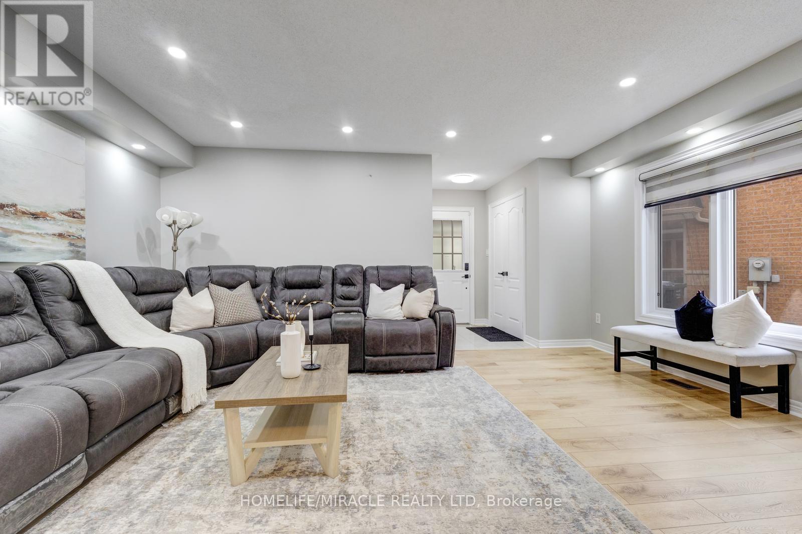 84 Alfonso Crescent, Brampton, Ontario  L6P 1S4 - Photo 11 - W13144538