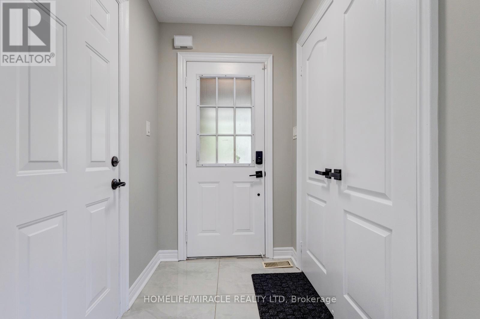 84 Alfonso Crescent, Brampton, Ontario  L6P 1S4 - Photo 7 - W13144538