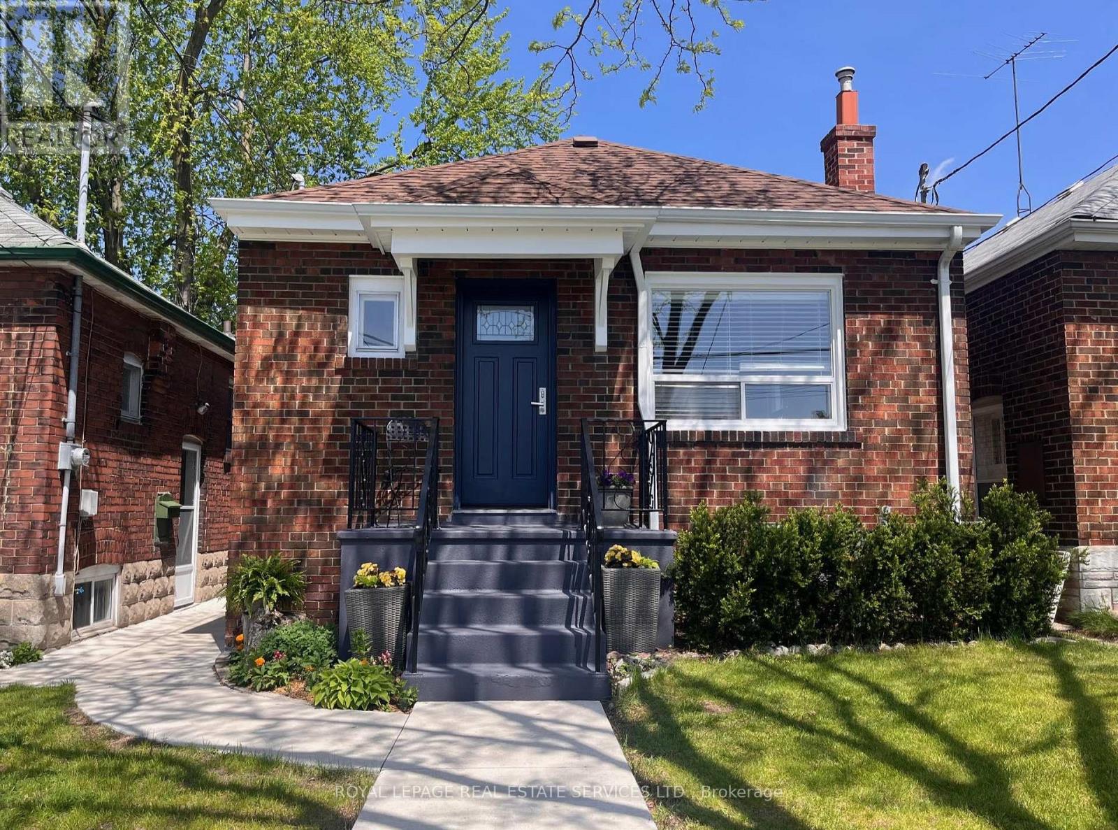 8 PRITCHARD AVENUE, Toronto, Ontario