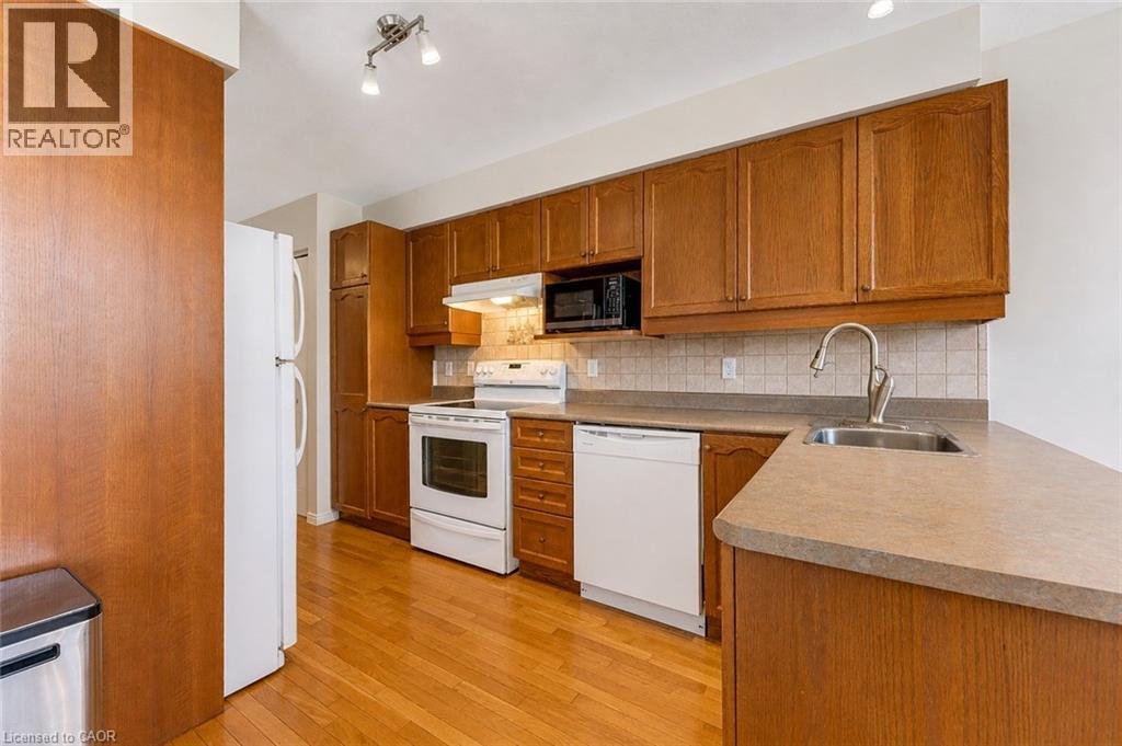 550 Dansbury Drive, Waterloo, Ontario  N2K 4E2 - Photo 6 - 40830451