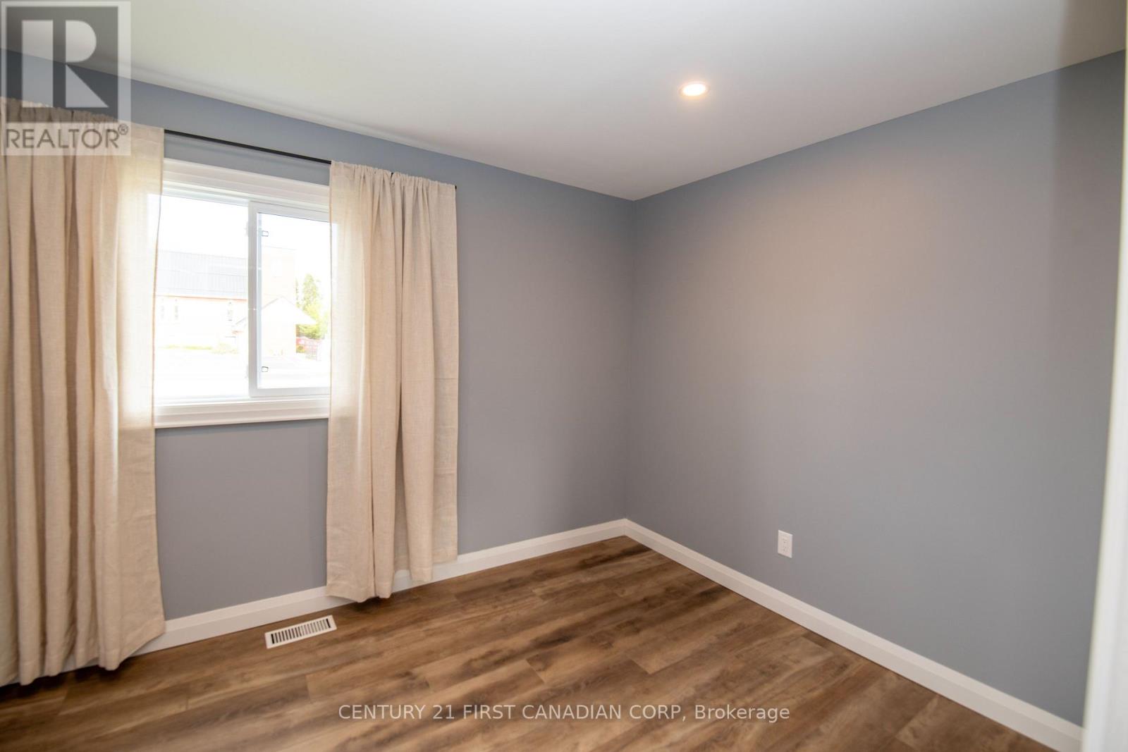 5 Briscoe Street W, London South, Ontario  N6J 1L7 - Photo 11 - X13144588