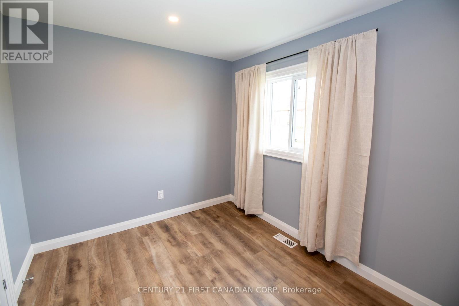 5 Briscoe Street W, London South, Ontario  N6J 1L7 - Photo 12 - X13144588