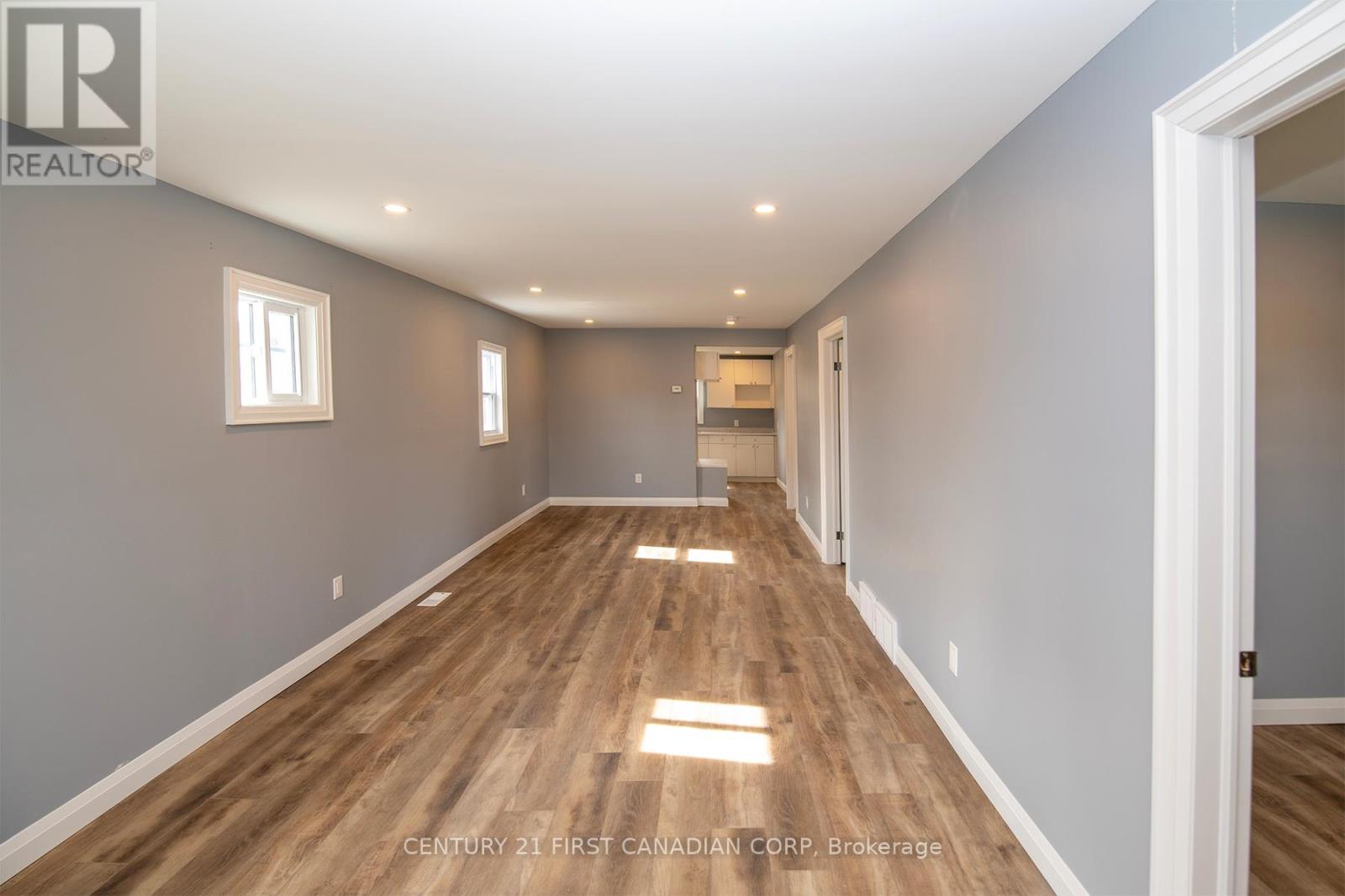 5 Briscoe Street W, London South, Ontario  N6J 1L7 - Photo 4 - X13144588