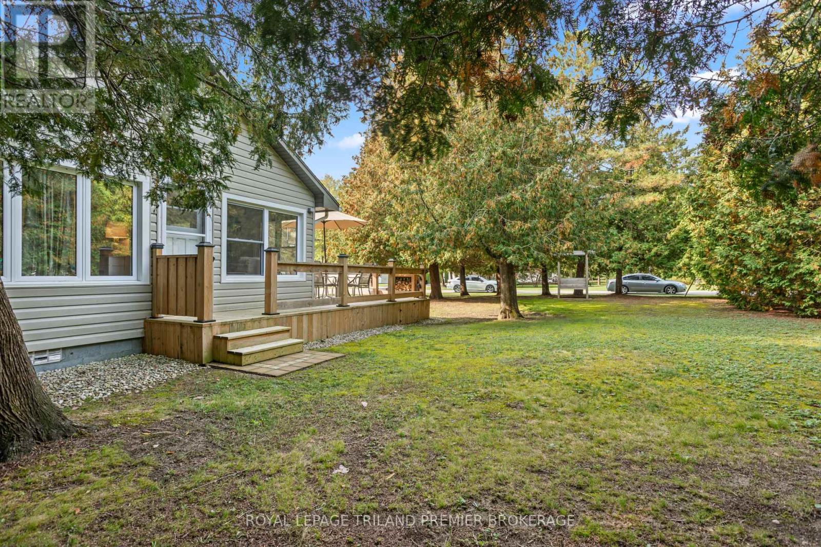 9632 Beachway Drive, Lambton Shores, Ontario  N0N 1J3 - Photo 16 - X13144678