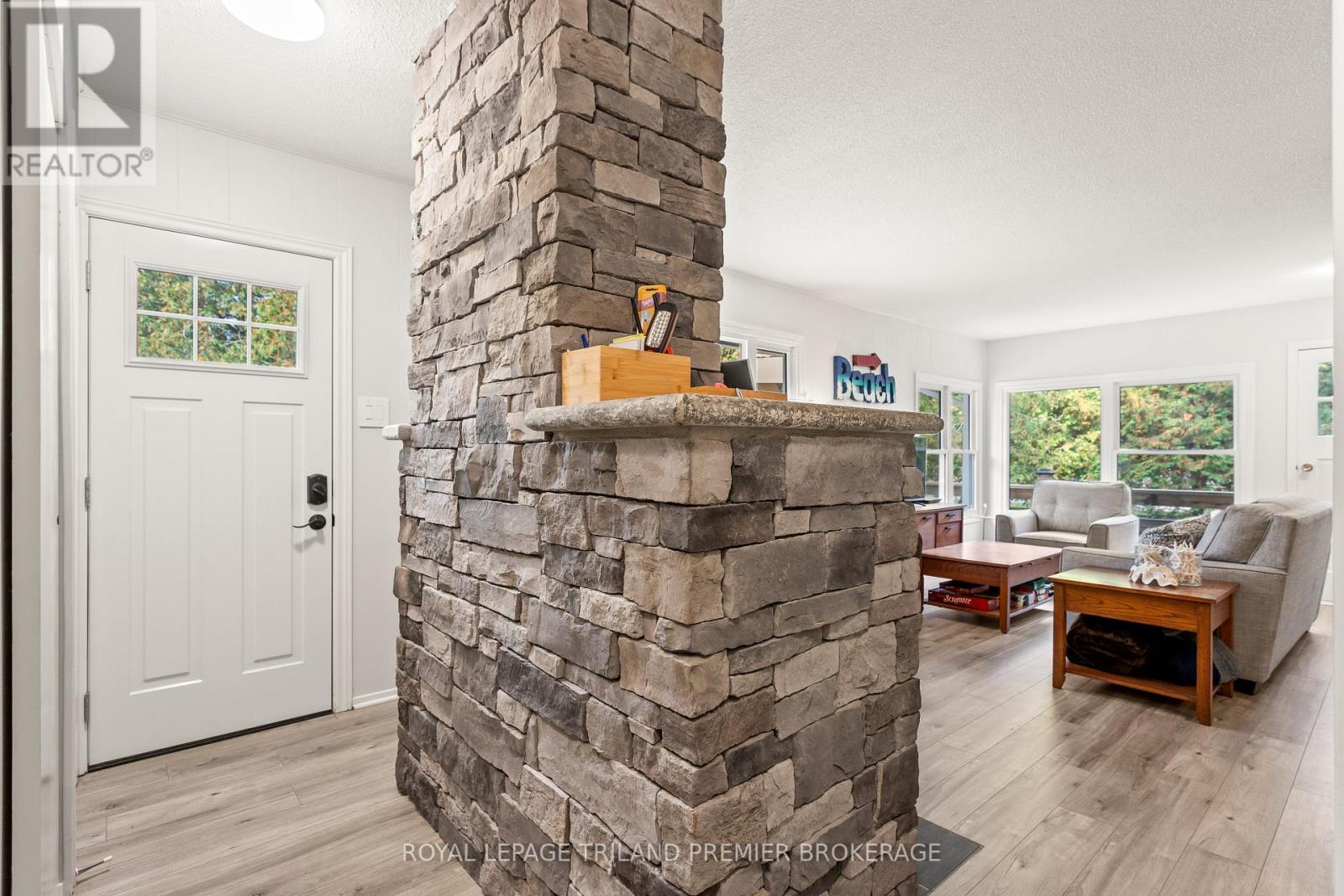 9632 Beachway Drive, Lambton Shores, Ontario  N0N 1J3 - Photo 3 - X13144678