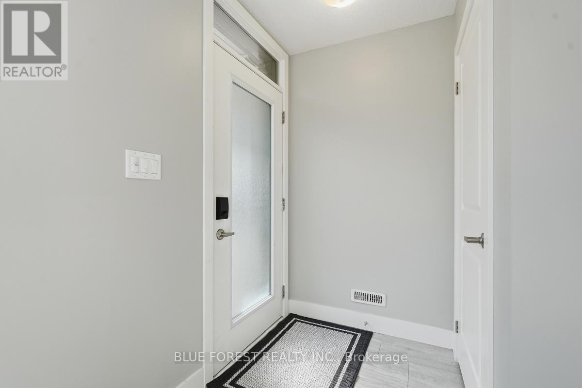 21 - 177 Edgevalley Road, London East, Ontario  N5V 0C5 - Photo 4 - X13144830