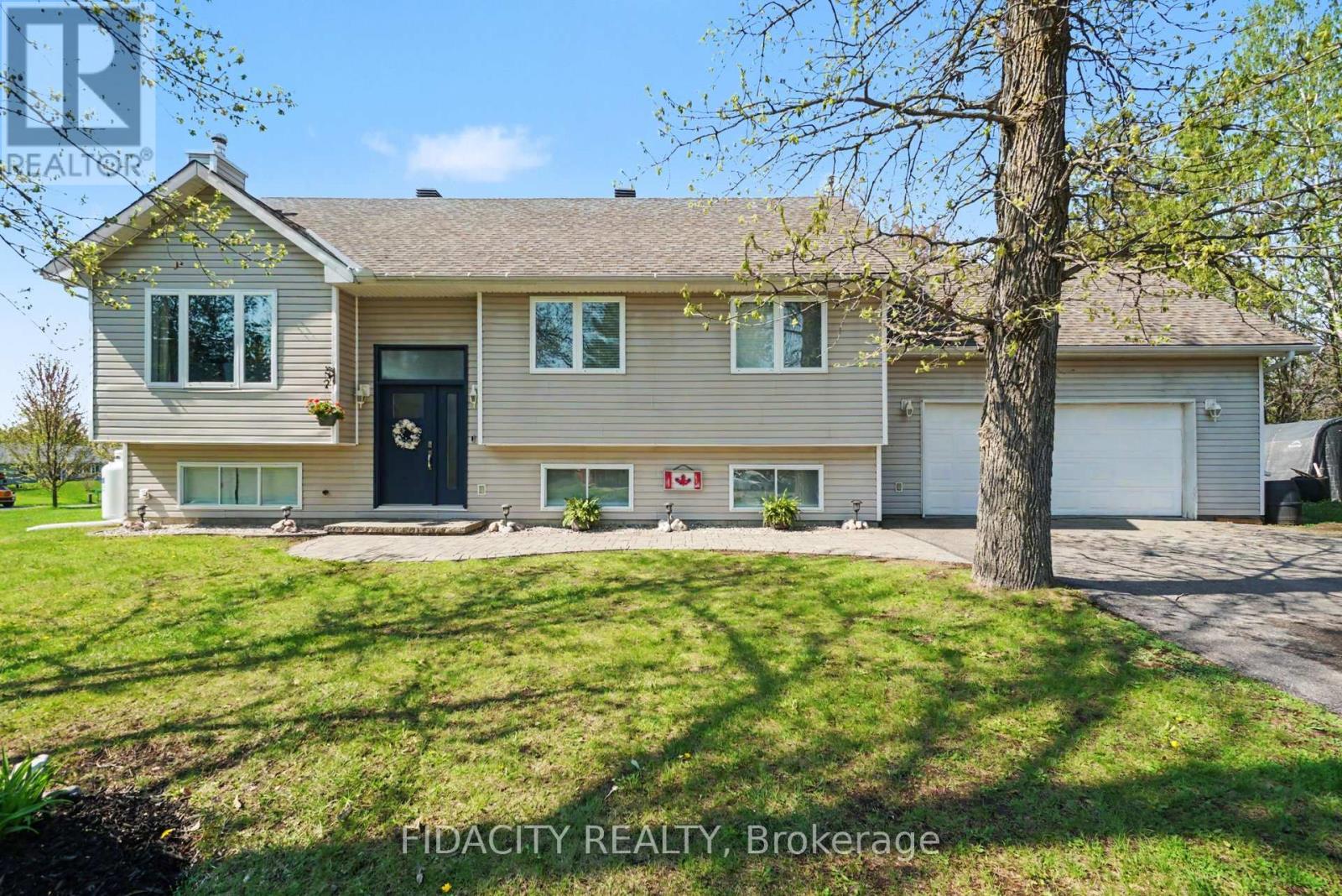 266 Clifford Campbell Street, Ottawa, Ontario  K0A 1X0 - Photo 1 - X13144722