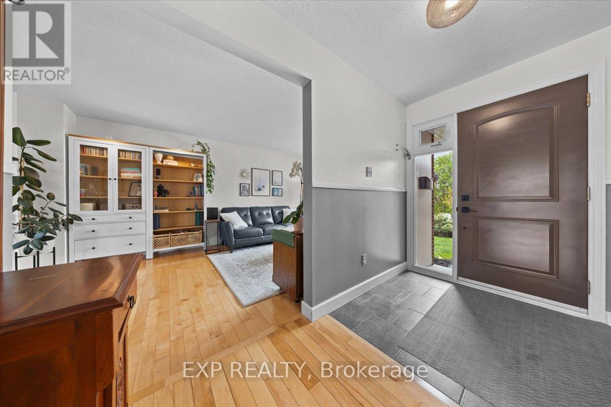 1073 St Germain Crescent, Ottawa, Ontario  K1C 2L7 - Photo 3 - X13144760