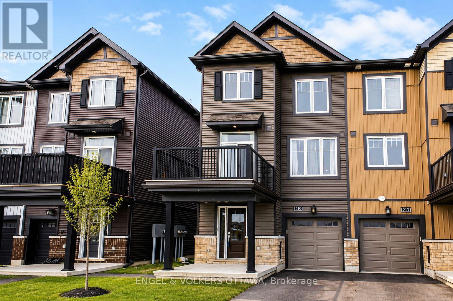 219 Liebe Terrace, Ottawa, Ontario  K2J 6R9 - Photo 2 - X13144786