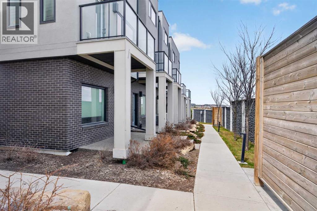901, 218 Sherwood Square NW, Calgary, Alberta  T3R 0Y2 - Photo 3 - A2312168